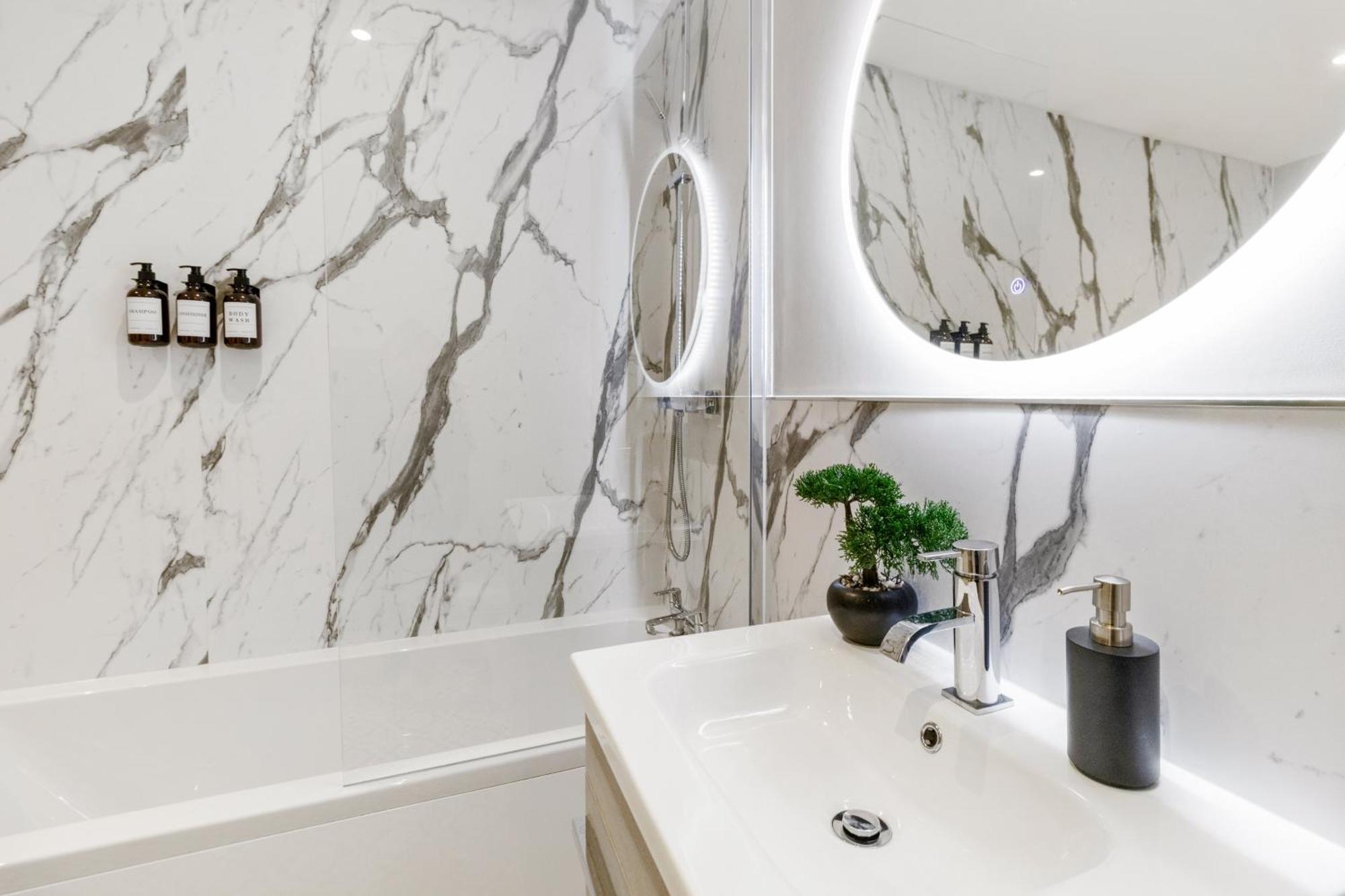 Whiskawaystays - Victoria House - Apartment 4 Worcester Eksteriør billede